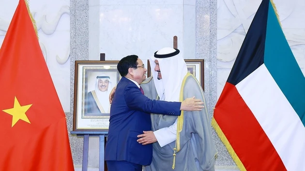 越南政府总理范明正与科威特首相谢赫·艾哈迈德·阿卜杜拉·艾哈迈德·萨巴赫。