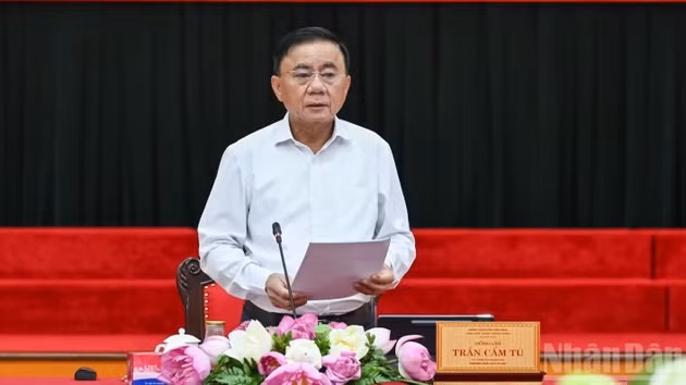 中央书记处常务书记陈锦秀主持会议。