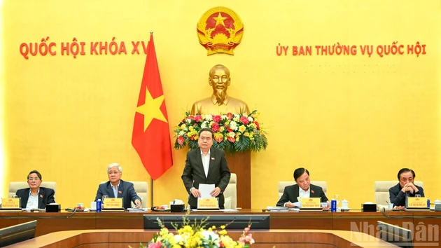 国会主席陈青敏主持国会各机构与国会办公厅会议【组图】