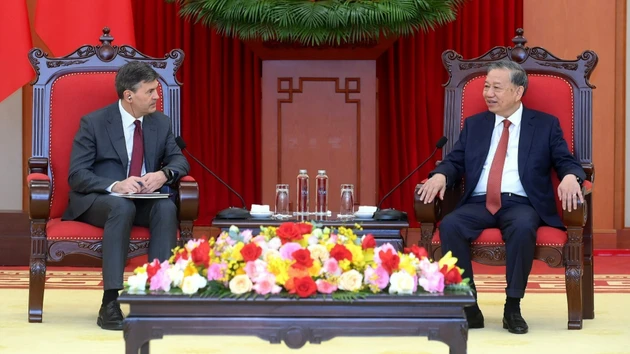 越共中央总书记苏林会见俄罗斯总统国民经济与公共管理学院院长阿列克谢·科米萨罗夫【组图】