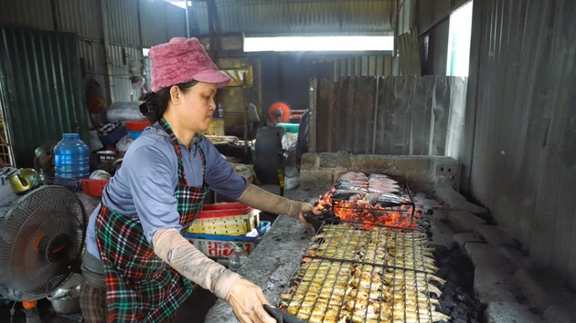 临近春节义安省演州传统海鱼烤制村“炉火通红”【组图】