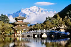 丽江古城正成为深受越南游客欢迎的热门旅游目的地。