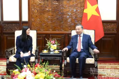 越共中央总书记、国家主席苏林会见美国驻越南大使詹妮弗·威克斯·麦克纳马拉。