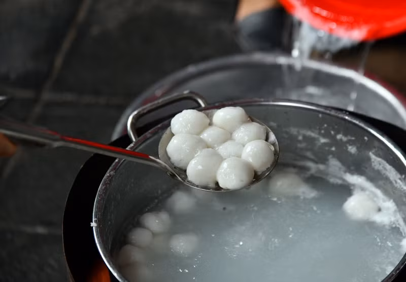 河内市落叶季节 美不胜收 让人着迷（组图） ảnh 12