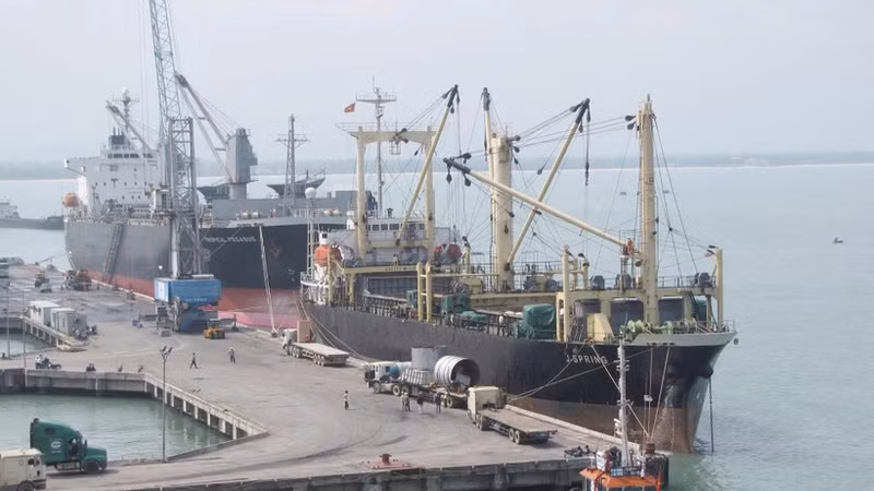 云脚港正日益巩固其在地区的地位。