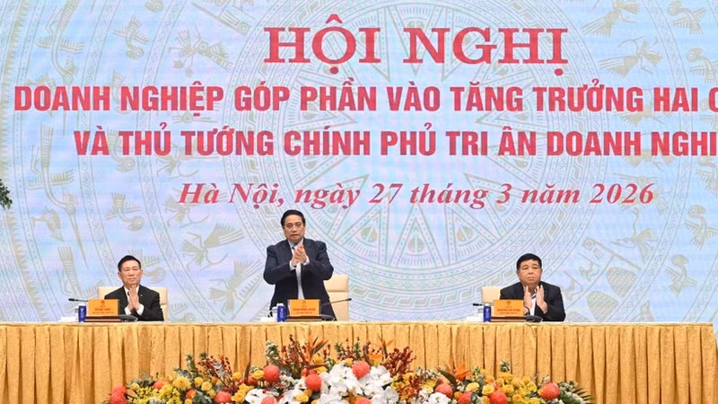 政府总理范明正主持会议。（陈海 摄）
