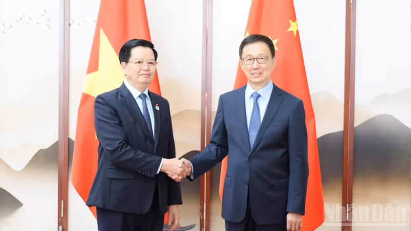 政府副总理梅文正会见中国国家副主席韩正。