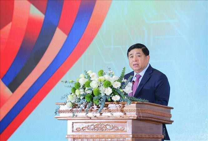 政府副总理阮志勇在会上致辞。（图片来源：越通社）