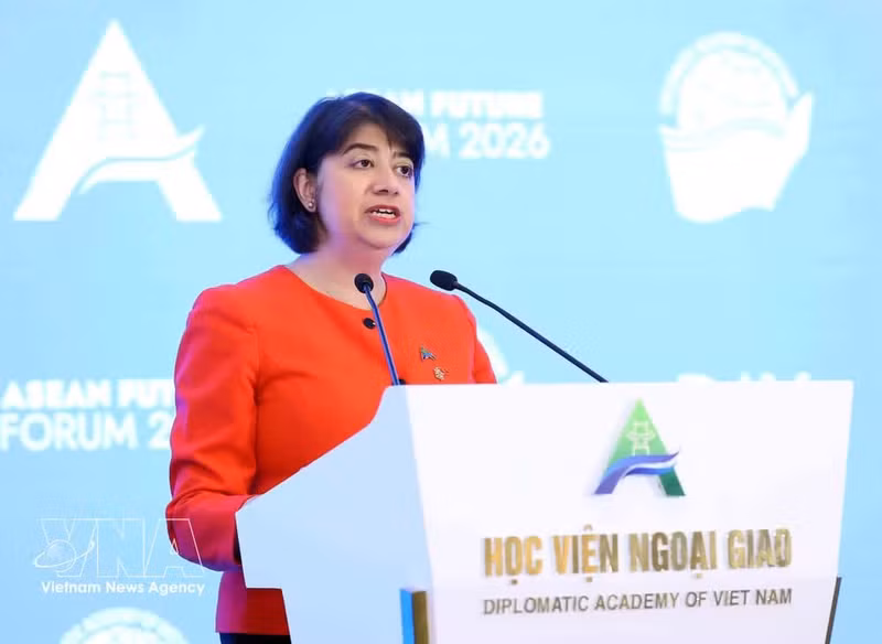 英国外交部负责印太地区事务副大臣西玛·马尔霍特拉（Seema Malhotra）发表讲话。（图片来源：越通社）