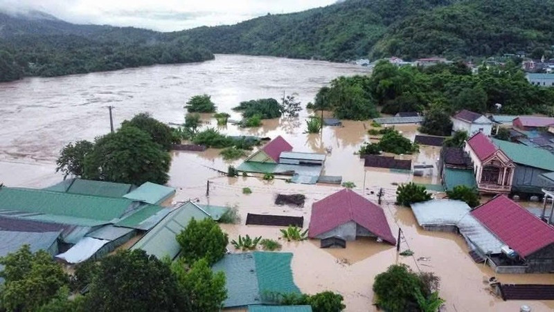 义安多地被洪水淹没。（图片来源：plo.vn）