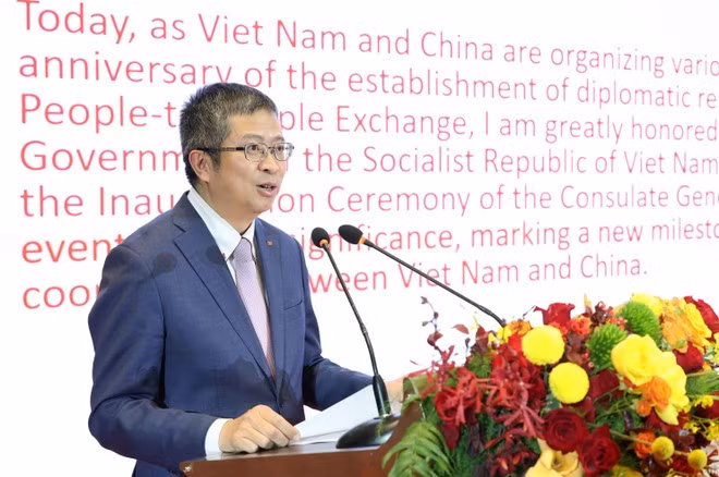 越南驻中国大使范清平在仪式上致辞。（图片来源：越通社）
