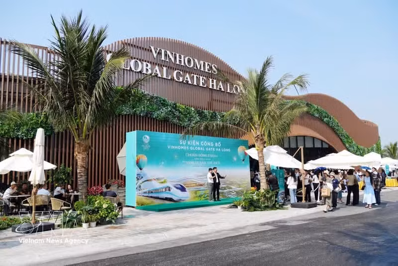 Vingroup在广宁省的海滨都市项目对面即是河内-广宁高速铁路车辆段车站。（图片来源：越通社）
