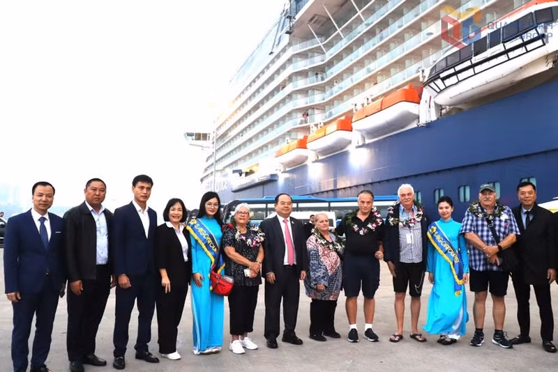 2026年元旦假期期间，广宁省各旅游景点接待游客规模较平日增长了20%—30%。（图片来源：《广宁报》）