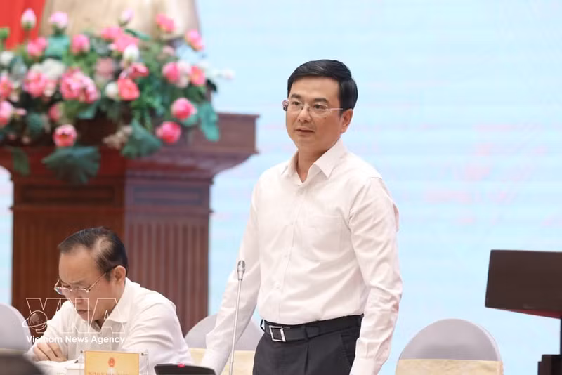 越南国家银行副行长范清河在新闻发布会上发表讲话。（图片来源：越通社）