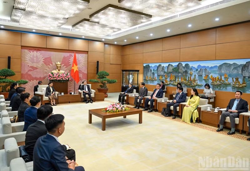 会见场景。