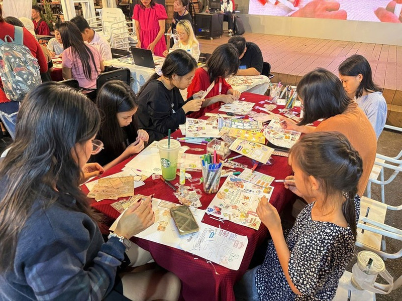 第二届夜间书籍与文化节为公众打造一场多感官探索越南文化之旅。（图片来源：互联网）