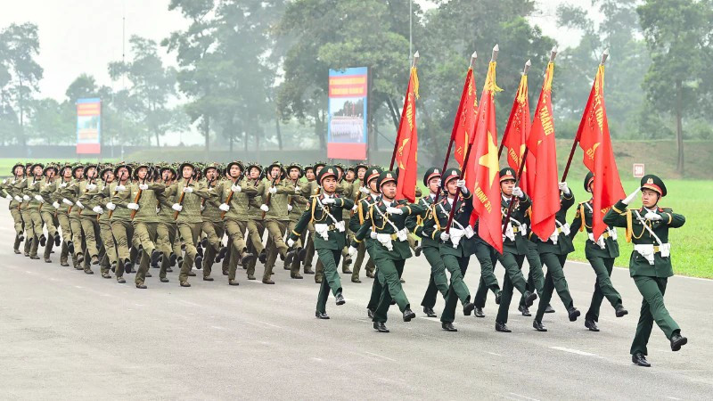 越共中央总书记苏林署名文章：越南人民军在党的光荣旗帜下稳步前行