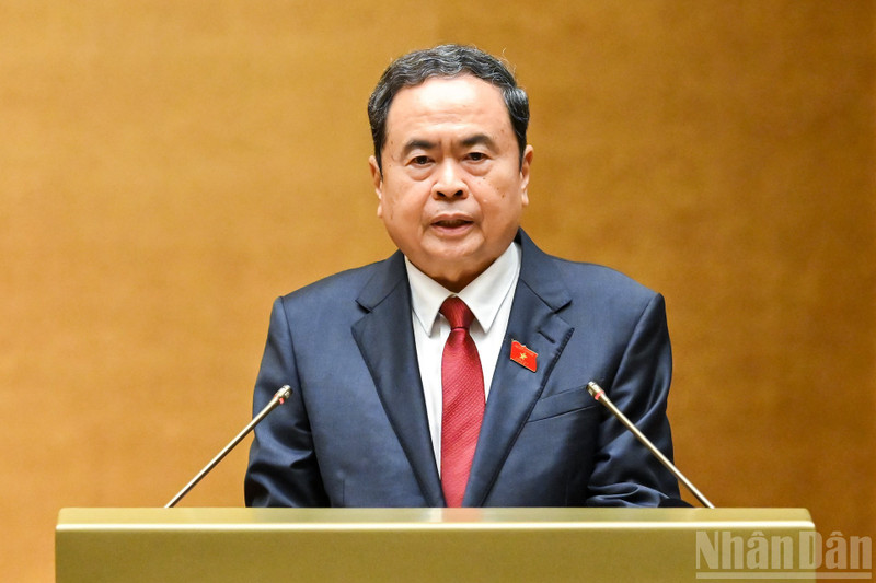 国会主席陈青敏在会议开幕仪式上致辞。（图片来源：越通社）
