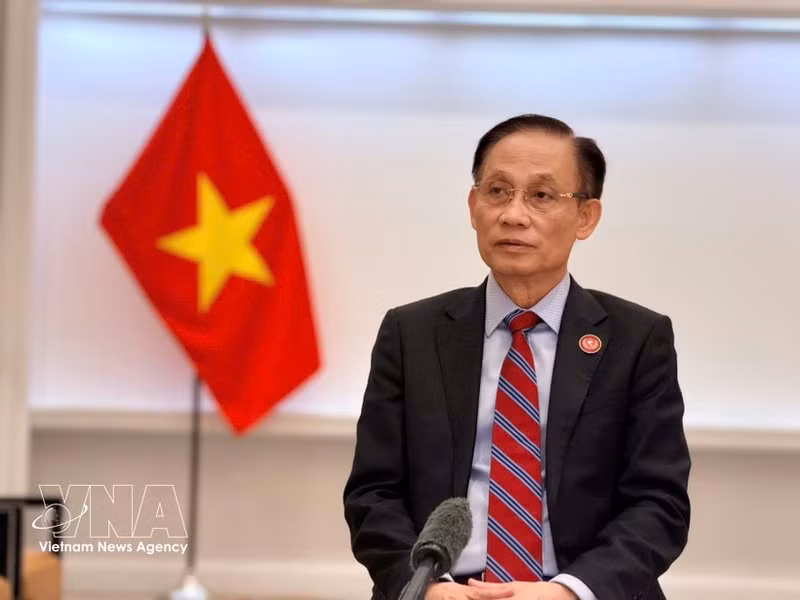 越共中央政治局委员、越南外交部长黎怀忠。（图片来源：越通社）