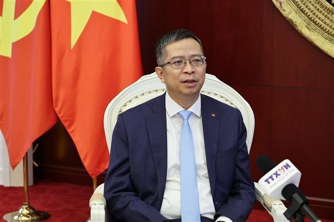 越南驻中国大使范清平接受越通社记者采访。（图片来源：越通社）