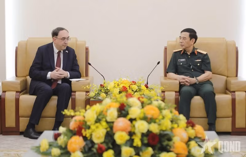 潘文江大将会见亚美尼亚驻越南大使苏伦·巴格达萨良。（图片来源：越南人民军报网）