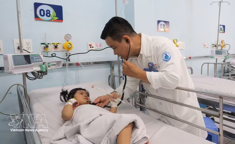 越南全国累计报告手足口病超过25000例。（图片来源：越通社）