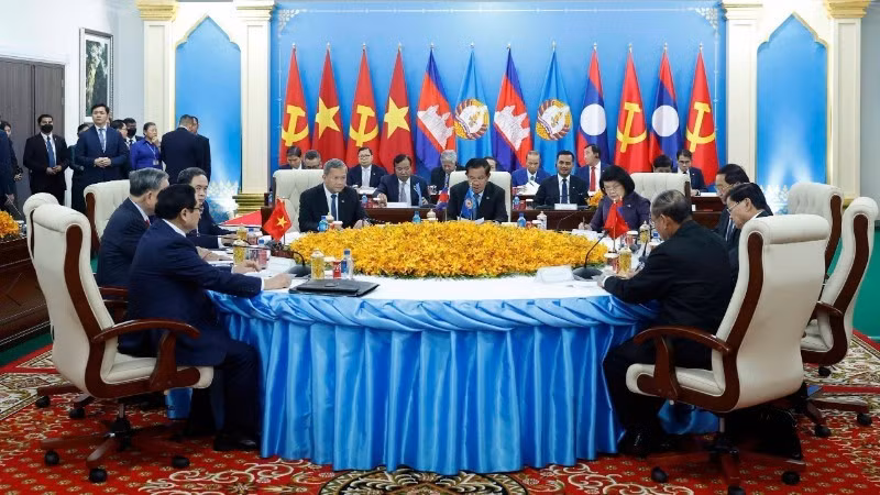 越南-柬埔寨-老挝三国政党领导人会晤全景。（图片来源：越通社）