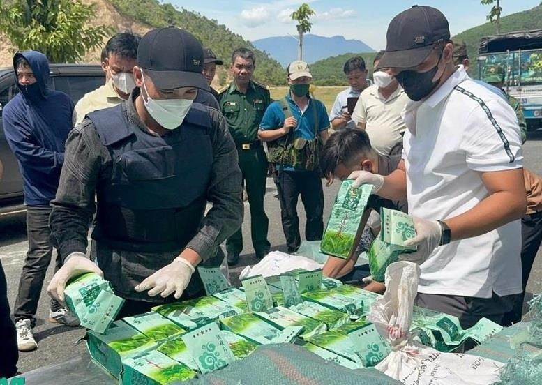 侦破QB525号专案后，当局缴获各类毒品295.5公斤。（图片来源：边防部队）