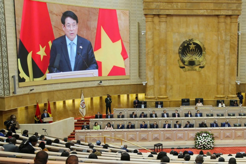 国家主席梁强在会上发表讲话。（春奇 摄）