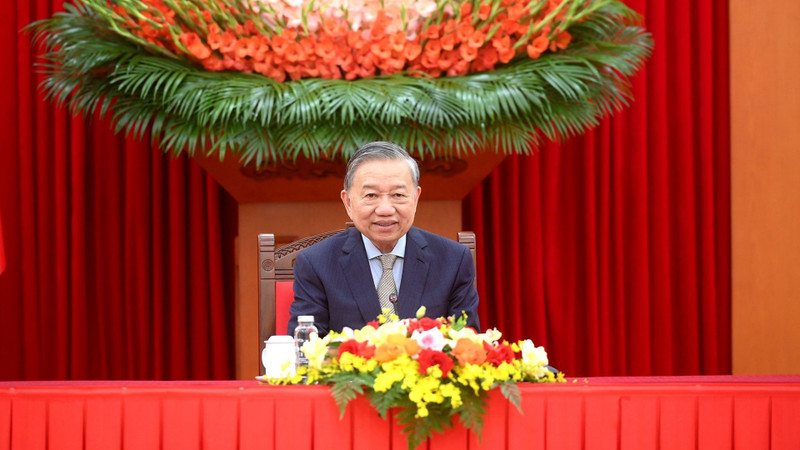 越共中央总书记苏林同韩国总统李在明通电话。