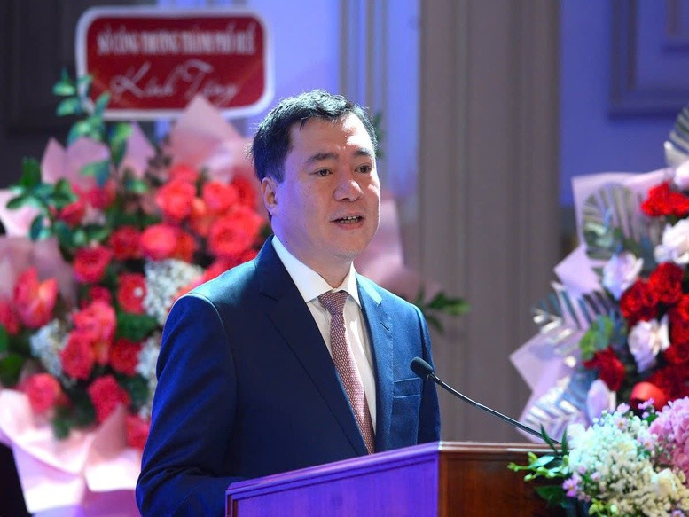越南工贸部副部长阮生日新在论坛上发表讲话。（图片来源：政府网）