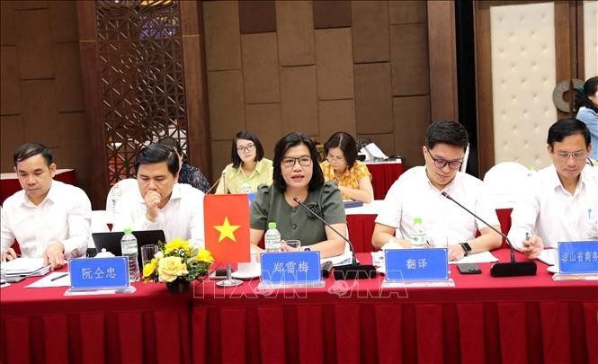 出席会谈的越南谅山省各机关和部门代表团。（图片来源：越通社）