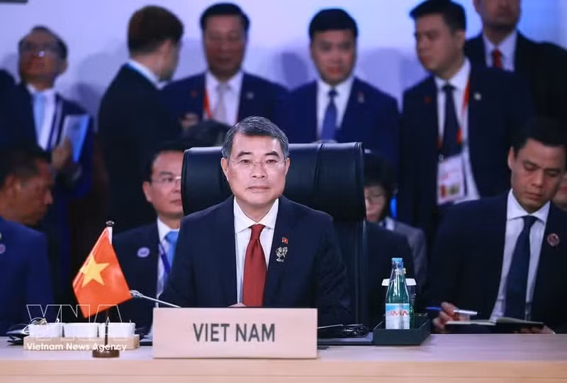 政府总理黎明兴出席第48届东盟峰会全体会议。（图片来源：越通社）