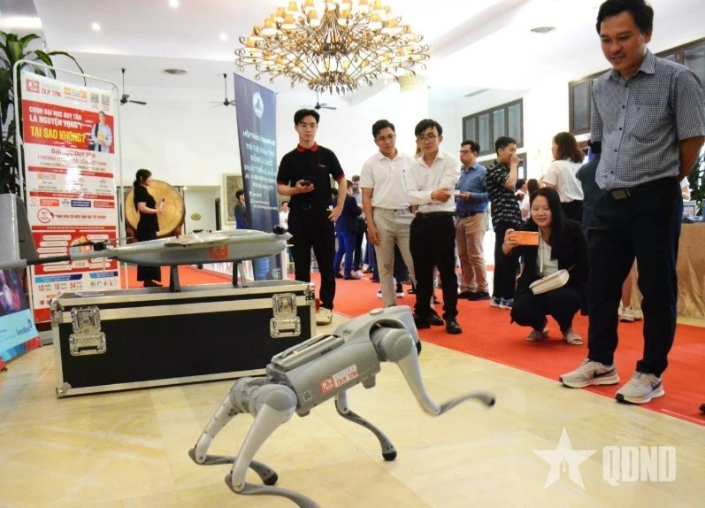 将岘港市打造成为人工智能中心。（图片来源：人民军队报）
