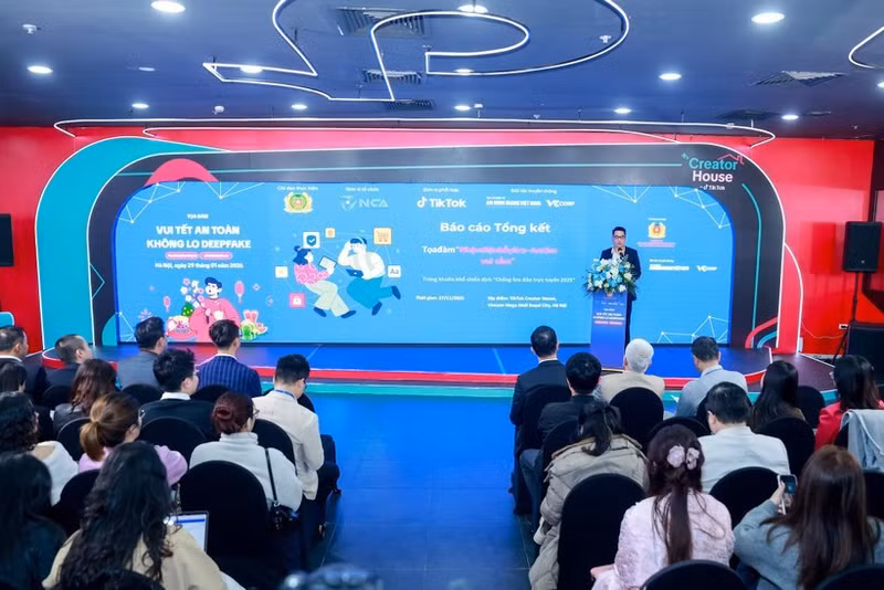 “安全过年——无忧Deepfake”座谈会现场。（图片来源：越通社）