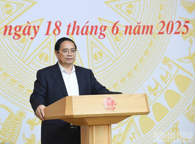政府总理范明正在会上致辞。（陈海 摄）