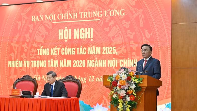 越共中央政治局委员、中央书记处常务书记陈锦秀在会上发表讲话。（水原 摄）