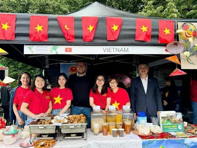 越南美食芳香闪耀2025年布拉格美食文化节。（图片来源：越通社）
