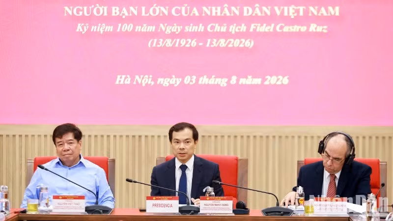 “菲德尔·卡斯特罗同志——古巴革命的伟大领袖、坚强的国际战士、越南人民的伟大朋友”学术研讨会举行，旨在纪念菲德尔·卡斯特罗·鲁斯主席诞辰100周年。（范强 摄）