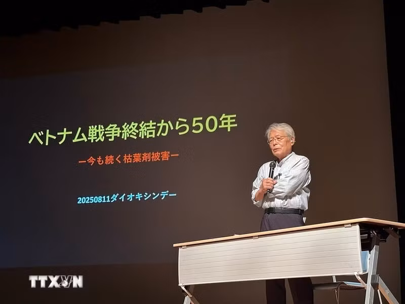 日本著名记者Nakamura Goro发表讲话。（图片来源：越通社）