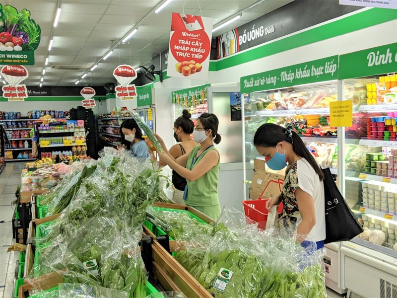 自2027年1月1日起，河内各市场和便利店将不再免费提供难降解塑料袋。（图片来源：vneconomy.vn）