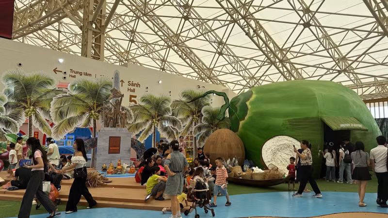 在“独立—自由—幸福80年征程”国家成就展上的各省市展区引人注目。