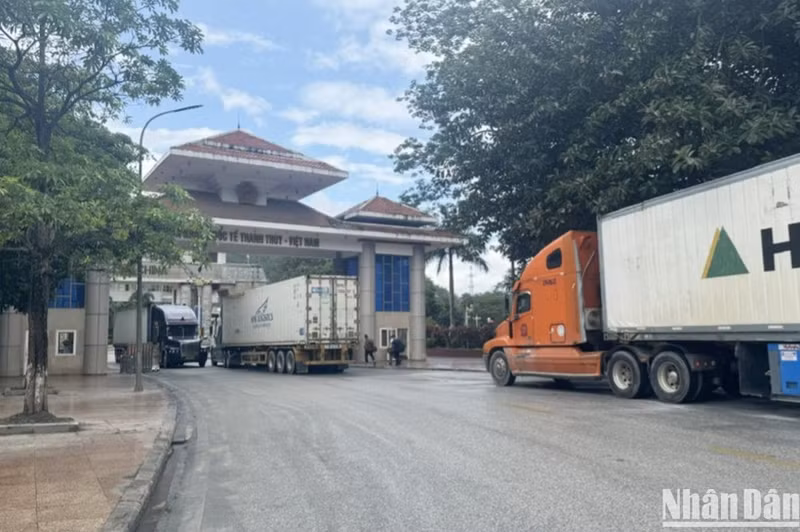 今年上半年，清水国际口岸的货物进出口总额达到3.12亿美元。