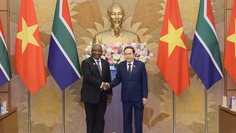 国会主席陈青敏会见南非总统拉马福萨。（维灵 摄）