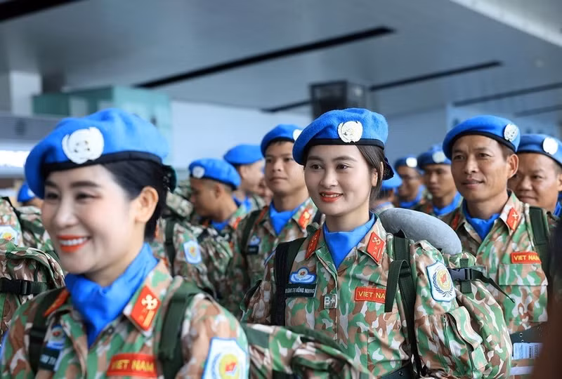 越南四号工兵队启程前往联合国阿卜耶伊临时安全部队特派团执行维和任务。（图片来源：越通社）