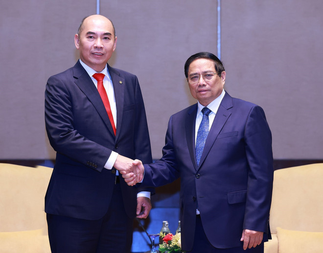 范明正总理会见马来西亚中华总商会署理总会长拿督吴逸平。(图片来源:越通社) 范明正总理会见马来西亚中华总商会署理总会长拿督吴逸平。(图片来源:越通社)