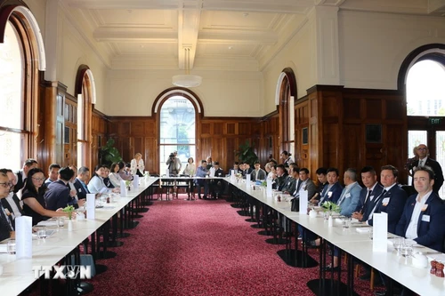 经营—投资合作交流会现场。（图片来源：越通社）