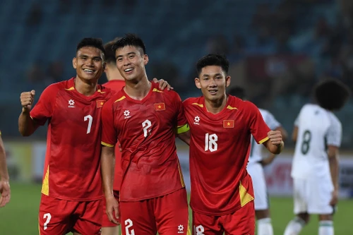 越南队以3-0战胜孟加拉国队。（陈海 摄）