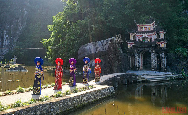 全国妇女响应2022年越南奥黛周(组图) ảnh 7 全国妇女响应2022年越南奥黛周(组图) ảnh 7