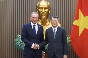 越南政府总理黎明兴会见卢森堡财政大臣吉勒·罗特。（图片来源：政府门户网）